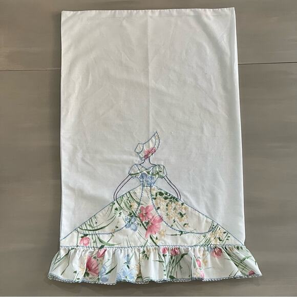 Vintage‎ Pillowcases Set of 2 Handmade Sewn Floral Southern Ladies Bonnet Ruffle - Picture 2 of 7